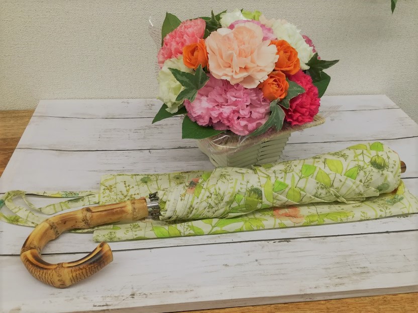 日比谷花壇　母の日 リバティプリント「日傘」とアレンジメントのセット